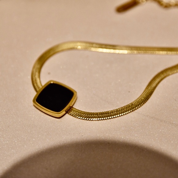 Square Pendant Snake Chain - Picture 3 of 3